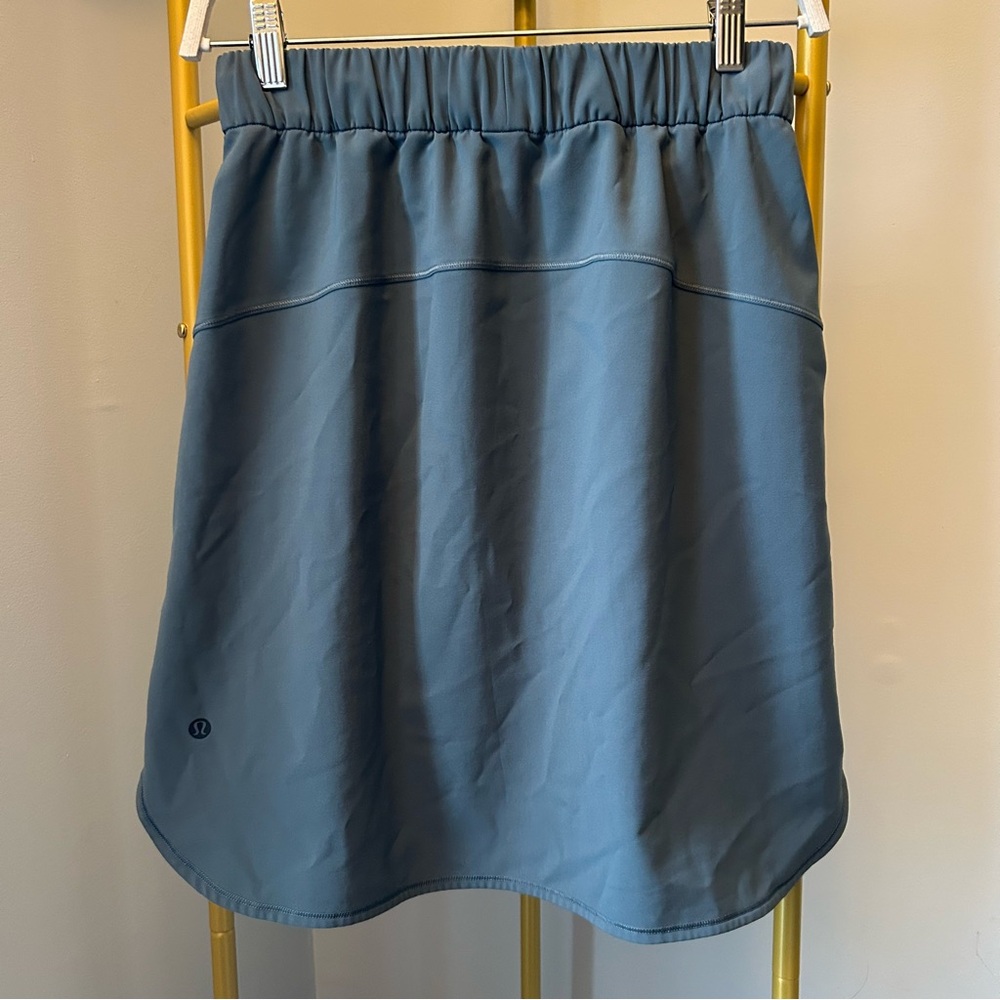 Lululemon Athletica On The Fly Woven drawstring Skirt in grayish green size 6 - Picture 6 of 10